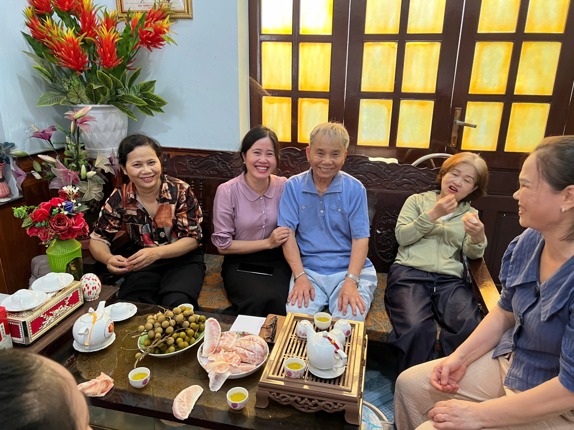 Thăm hỏi và tặng quà gia đình CBGVNV có thân nhân là thương binh